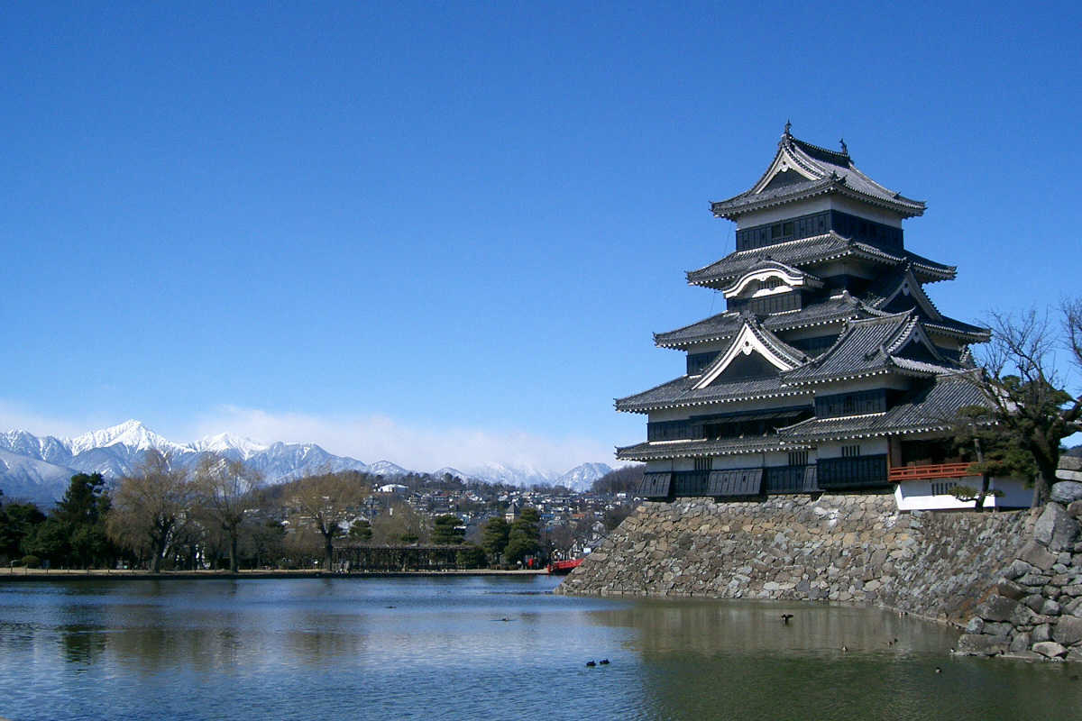 山形村の近隣観光地_松本城