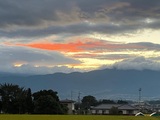 雲に映える朝日