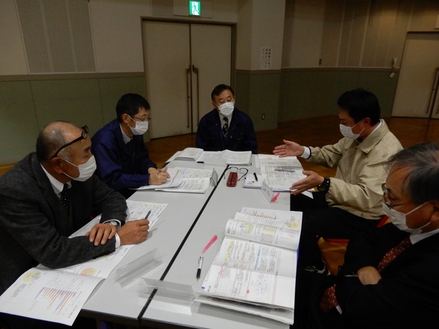 第3回審議会の様子2.JPG